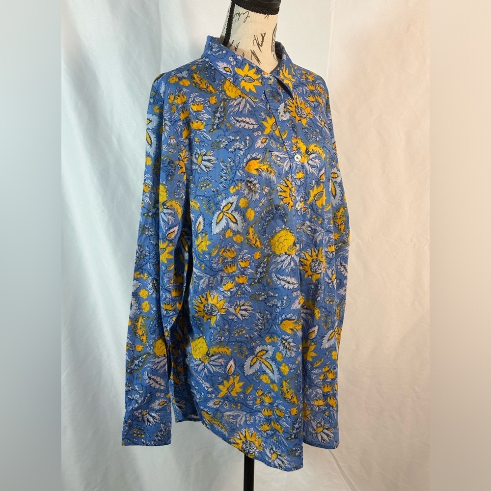 Talbots Blue and Yellow Floral Button Down Shirt 💛💙💛 - Picture 8 of 10